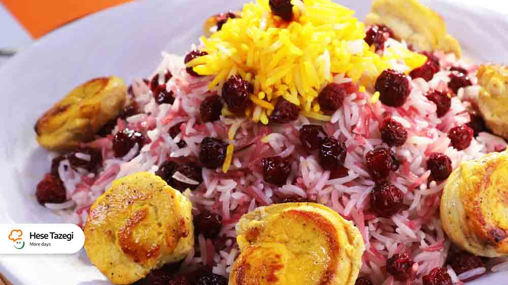 طرز تهیه آلبالو پلو مجلسی به همراه فواید و نکات پخت آن